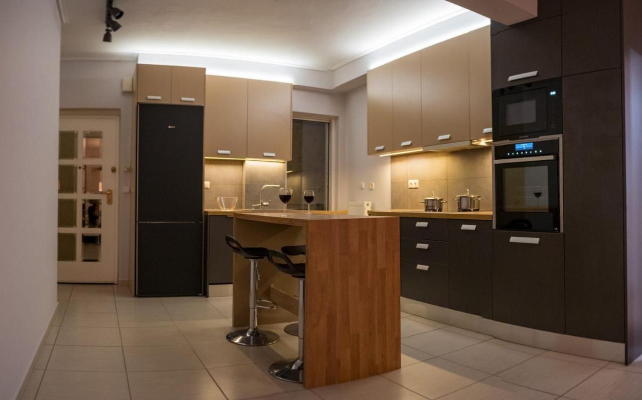 It Is A Pleasant, Modern, Functional House! Apartment Piraeus Bagian luar foto